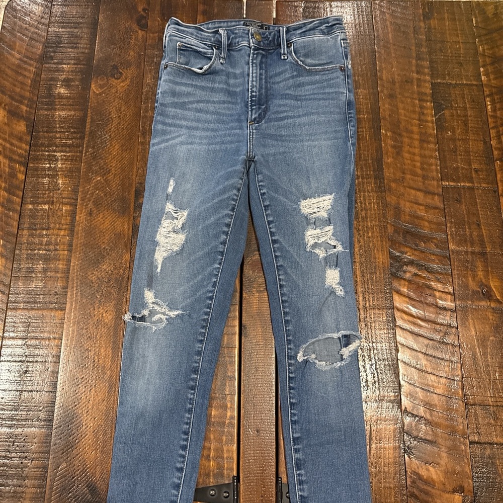 Abercrombie & Fitch Simone High Rise Super Skinny Distressed Jeans  Size 0